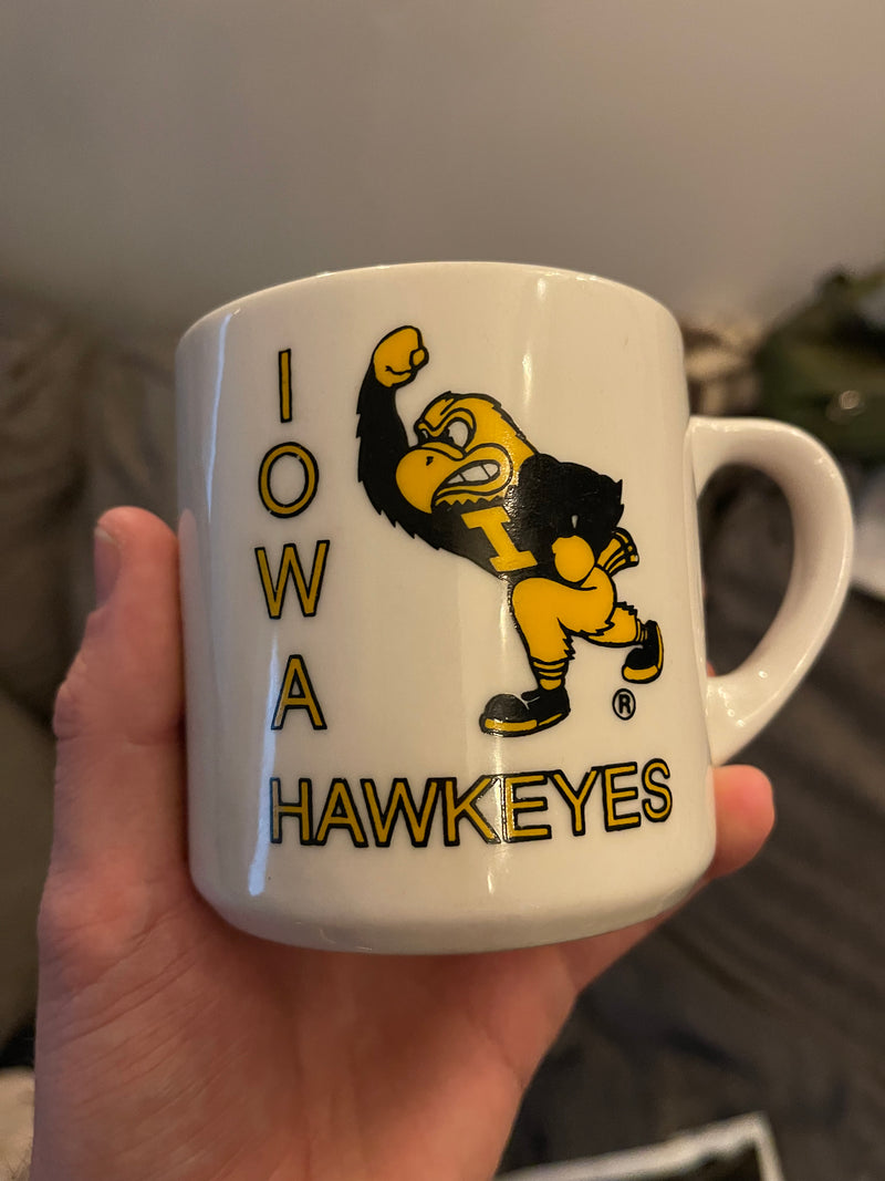 Iowa Hawkeyes Vintage Mug